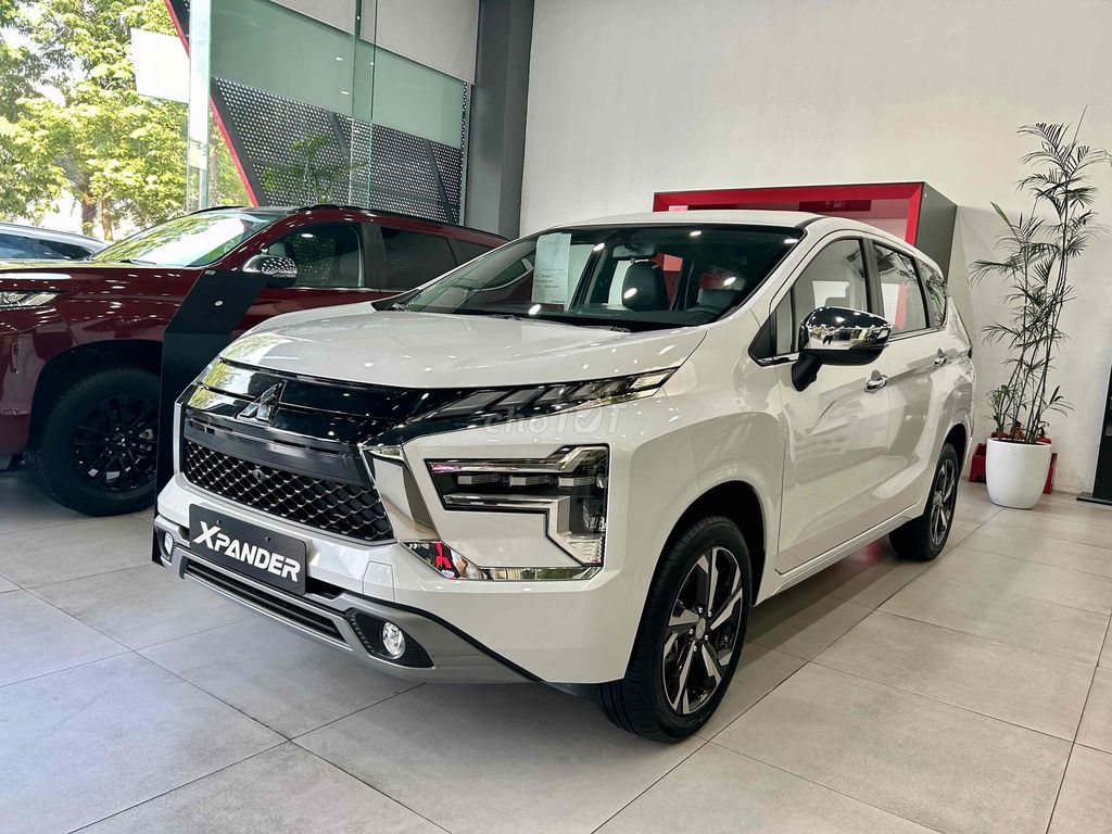 Mitsubishi Xpander 2024 xả kho tặng 100% trước bạ