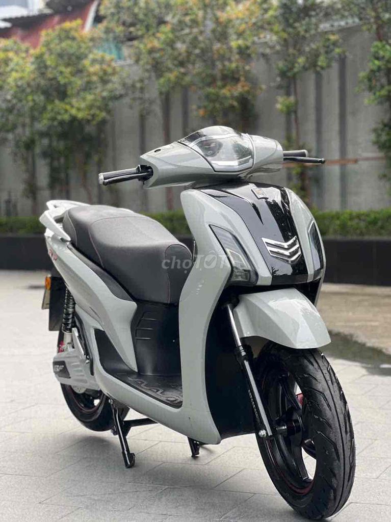 Электроскутер BF SH Electric 2025, цементный серый
