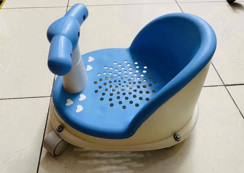 Ghế tắm cho bé & gối hơi & gấu bông. Mua bán Mẹ và bé tại Quận Tân Phú Tp Hồ Chí Minh được đăng bởi Tùng hình 1