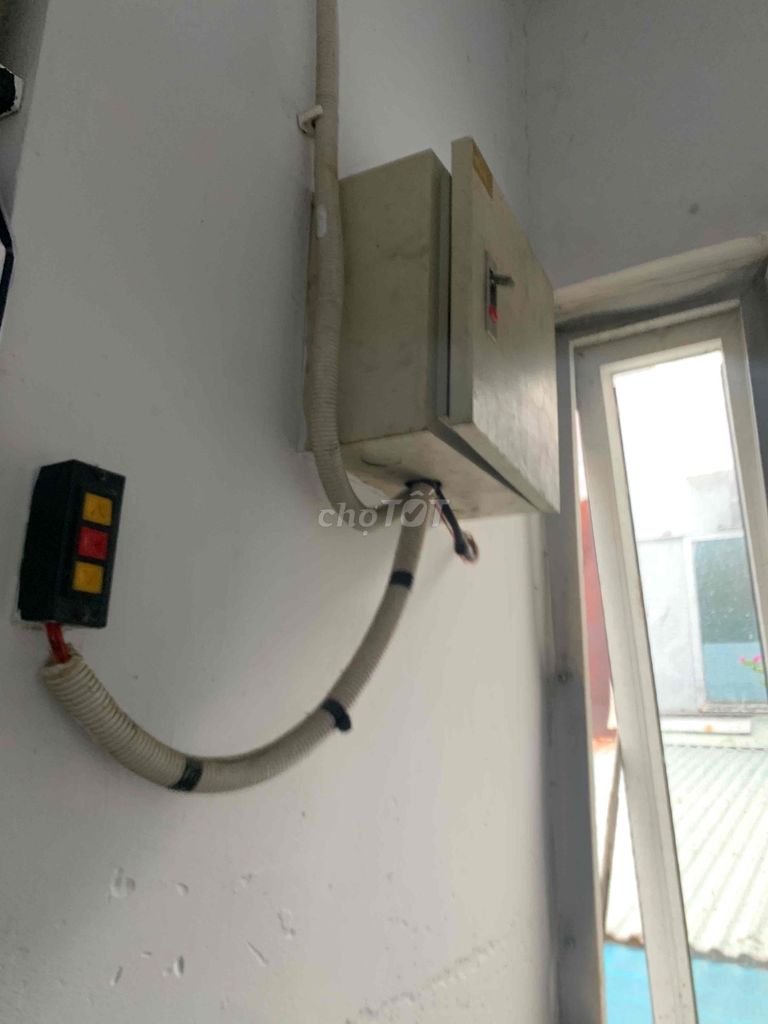 Thang tời hàng 300kg đang sử dụng tốt. Mua bán Đồ chuyên dụng, Giống nuôi trồng tại Quận Hải Châu Đà Nẵng được đăng bởi Xuân Đinh Song Bách hình 1