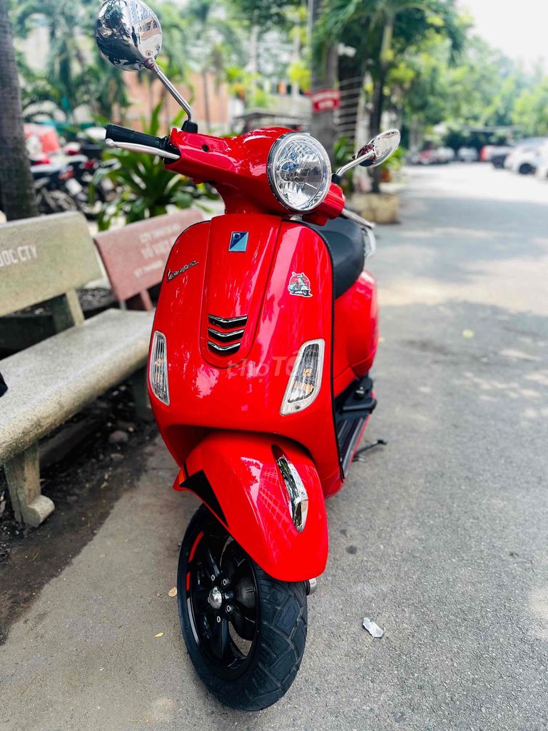 Пьяджо Веспа LX iGet Red 3000 км
