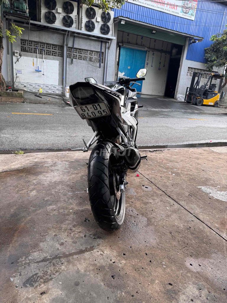 dư xe nên mình cần  bán   xe đậu ở nhà. Mua bán Xe máy tại Thành phố Dĩ An Bình Dương được đăng bởi Đỗ Minh Xuân hình 2