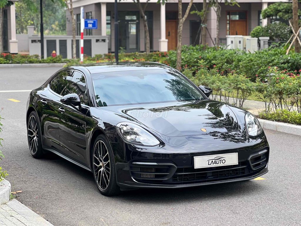 Porsche Panamera Paltinum Edition model 2023