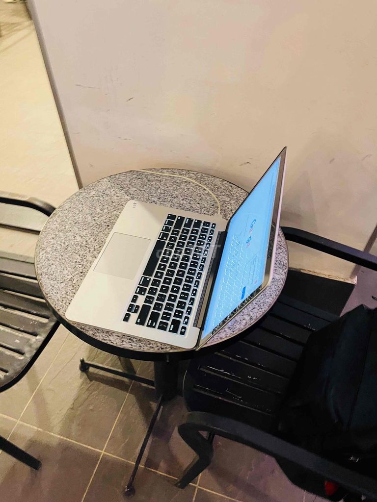Apple MacBook Air Bạc i5. Mua bán Laptop tại Quận 8 Tp Hồ Chí Minh được đăng bởi chanel hình 1