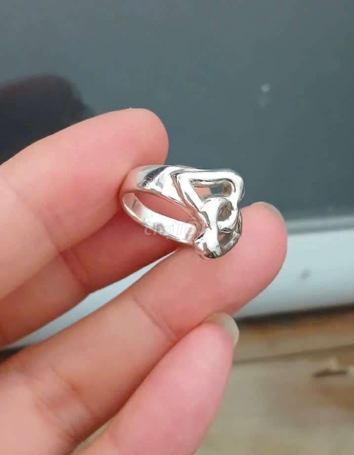 Nhẫn nữ bạc 2 trái tim lồng 17mm. Mua bán Phụ kiện thời trang khác tại Quận Phú Nhuận Tp Hồ Chí Minh được đăng bởi Hàng hiệu Secondhand hình 1