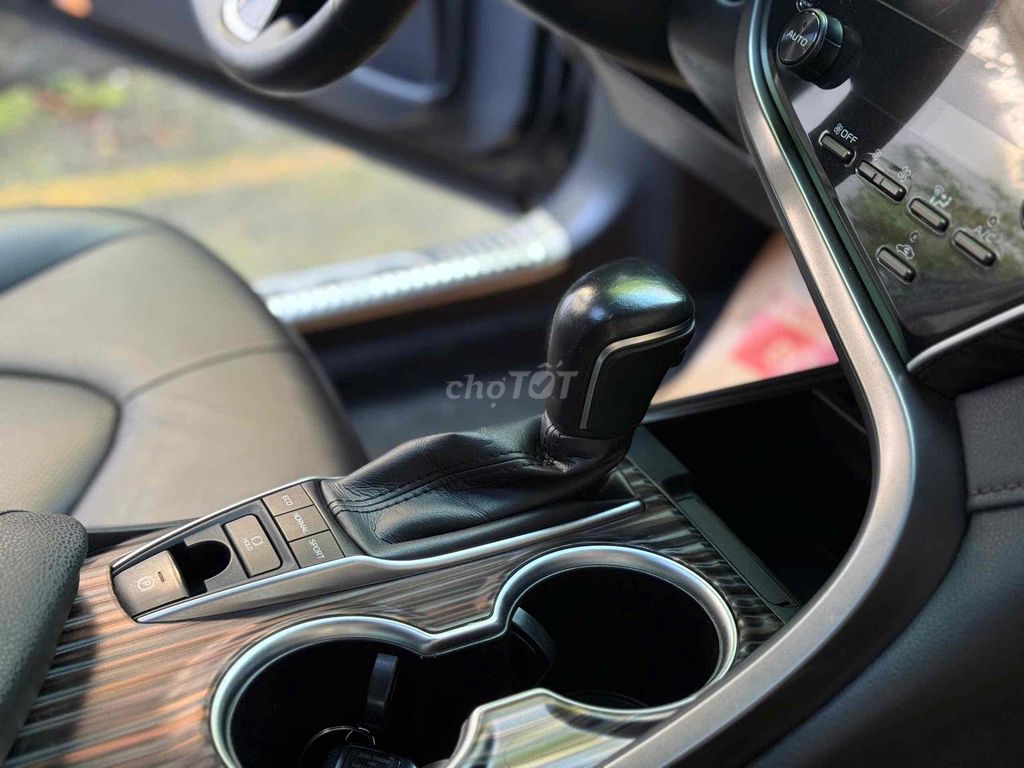 Toyota Camry 2019 2.5Q nhập màu đen nội thất đen. Mua bán Ô tô tại Quận 7 Tp Hồ Chí Minh được đăng bởi Đại lý chính hãng xe qua sử dụng Toyota Sài Gòn hình 9