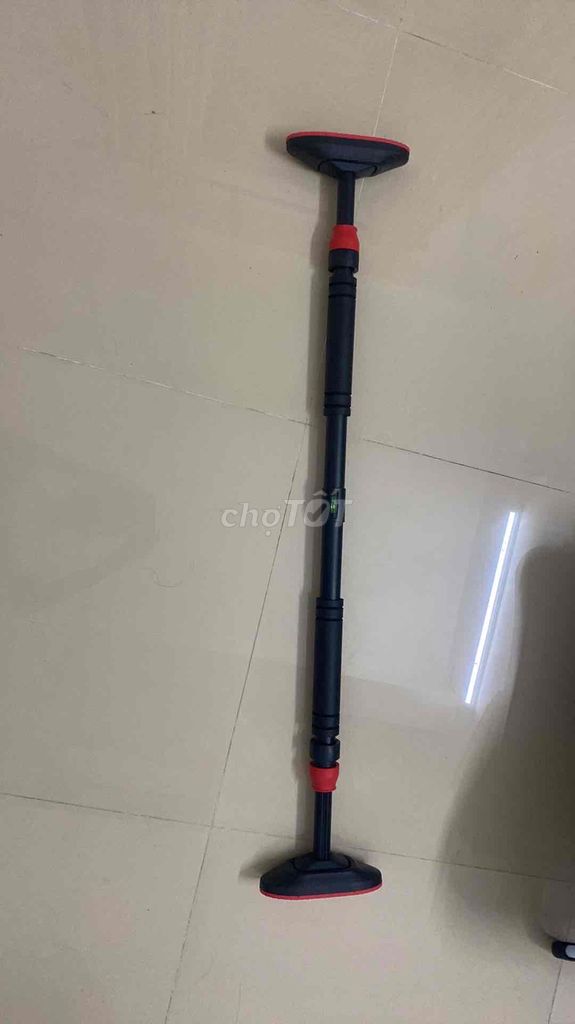 Xà đơn gắn cửa Kim loại Đen