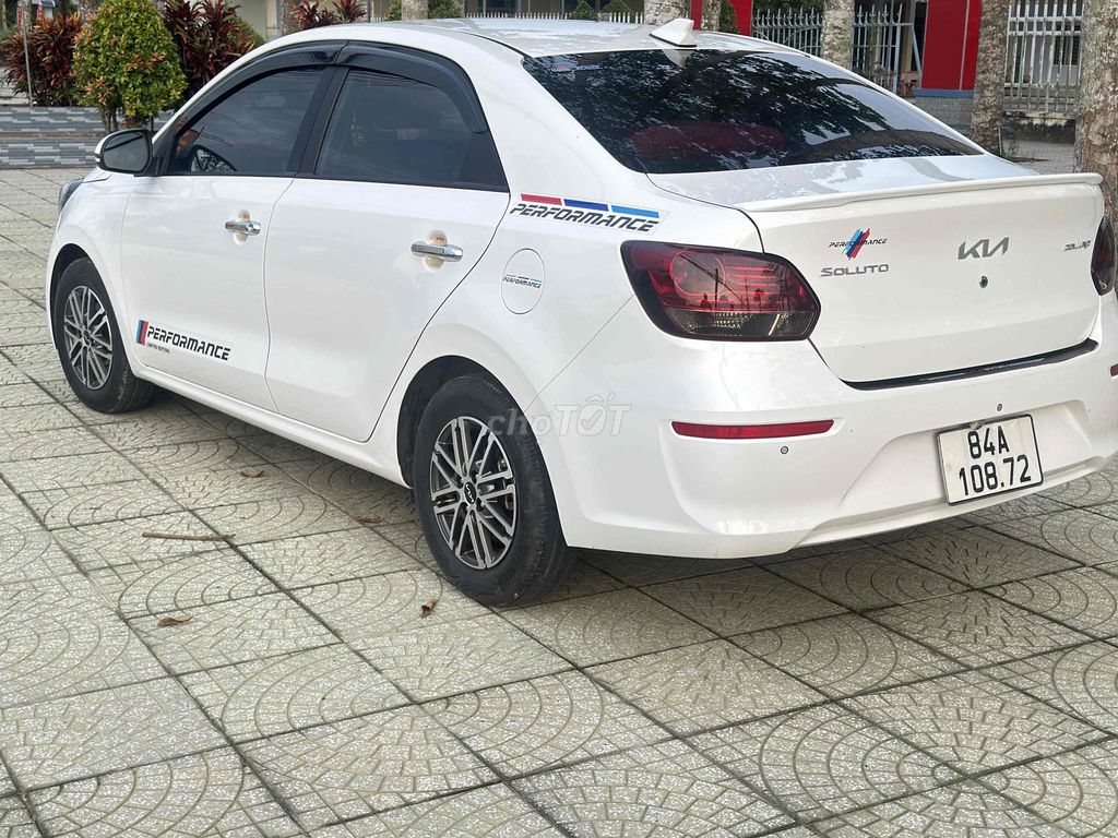 Kia Soluto 2022 1.4 MT Deluxe - 22000 km. Mua bán Ô tô tại Huyện Vĩnh Thạnh Cần Thơ được đăng bởi Kim Chi hình 4