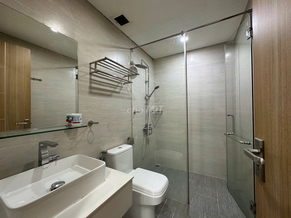 River-view 2-bedroom apartment in Fhome near the Hàn river — photo 12