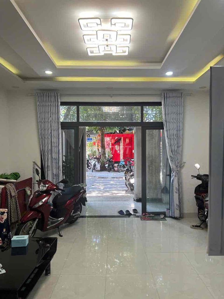 nhà mặt tiền gần đường châu thị vĩnh tế