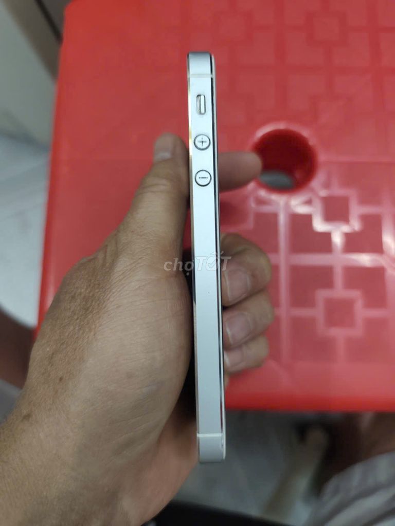Apple iPhone 5 Trắng Đã sử dụng. Mua bán Điện thoại tại Quận Gò Vấp Tp Hồ Chí Minh được đăng bởi Thế Dũng hình 1