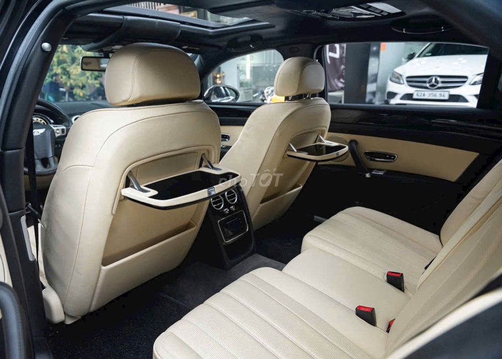 Bentley Flying Spur 2015  - 28000 km. Mua bán Ô tô tại Quận 7 Tp Hồ Chí Minh được đăng bởi Thái LA Auto hình 5