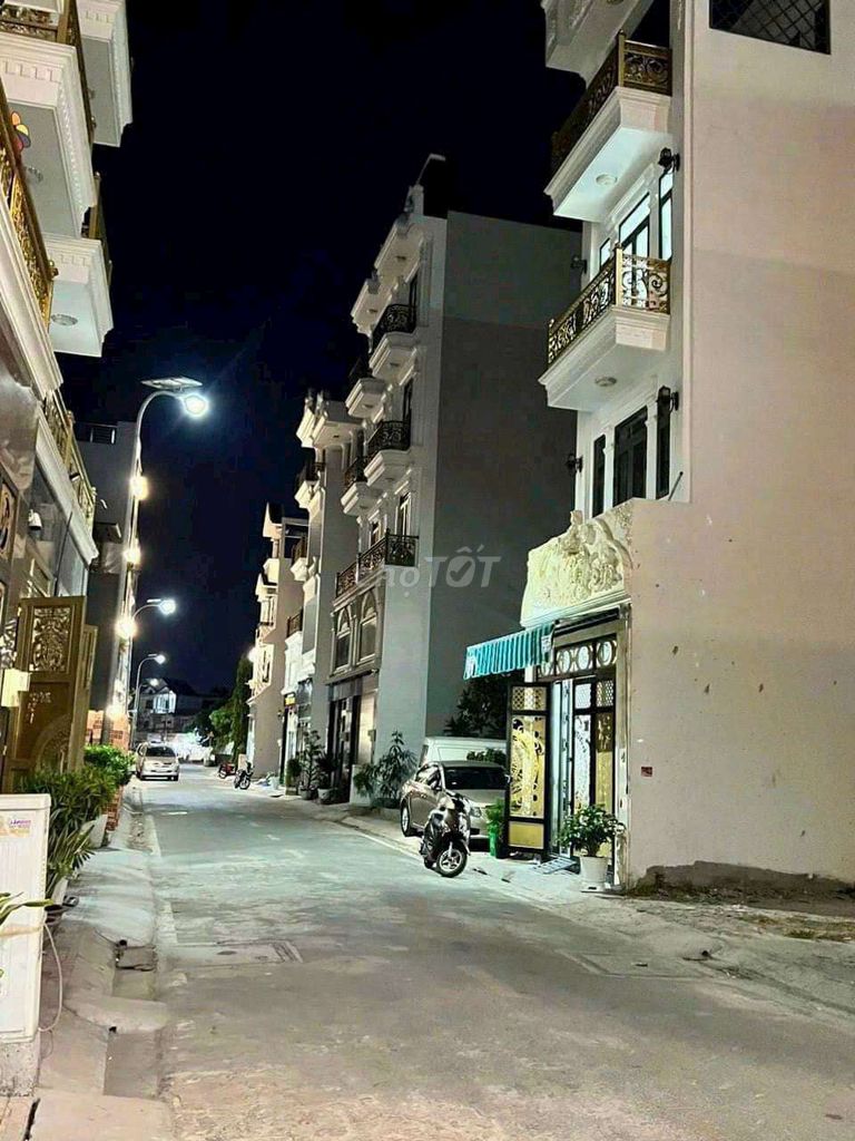 Bán nhà gần lê trọng tấn bình tân