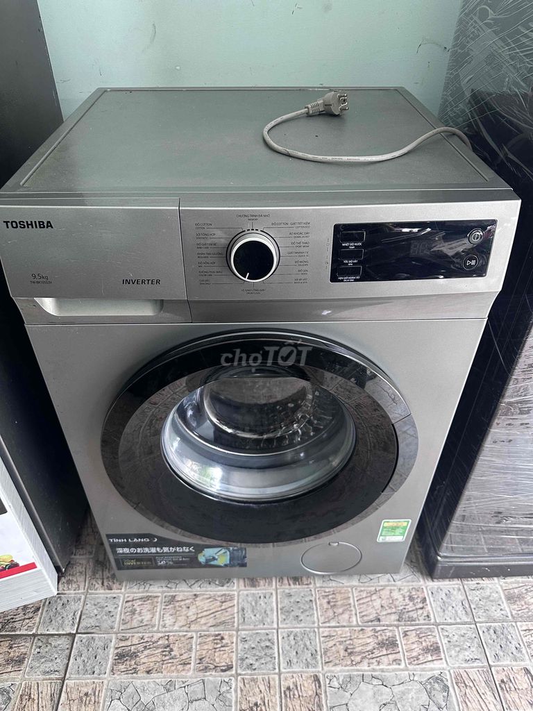 Máy giặt Toshiba 9.5kg Inverter Xám. Mua bán Máy giặt tại Quận Liên Chiểu Đà Nẵng được đăng bởi Thanh Bình hình 1