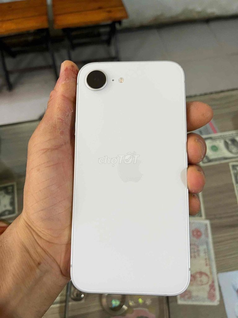 Apple iPhone 16e 128GB Trắng bảng việt nam. Mua bán Điện thoại tại Quận Bình Thạnh Tp Hồ Chí Minh được đăng bởi Cầm Đồ Đại Tín hình 1