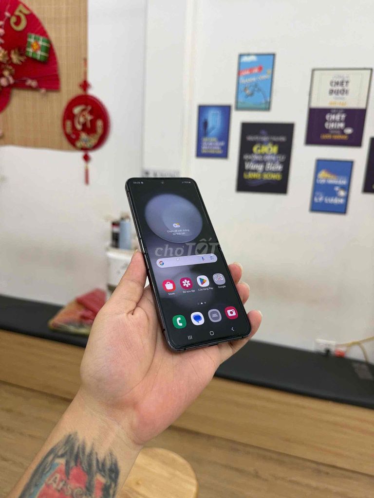 Samsung Zflip 5 512GB Đen 2 sim. Mua bán Điện thoại tại Quận Đống Đa Hà Nội được đăng bởi KT Hà Nội Mobile hình 1