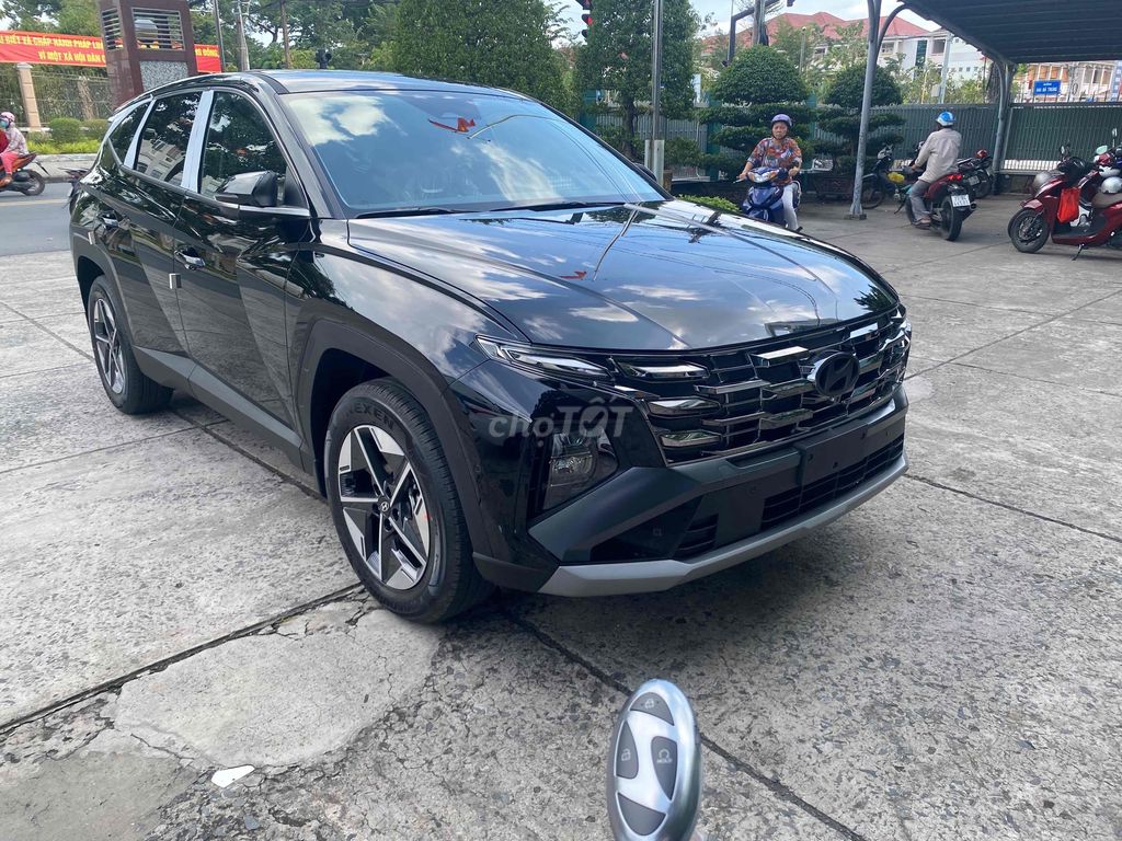 New Tucson 2025 - giá xe từ: 739.000.000đ