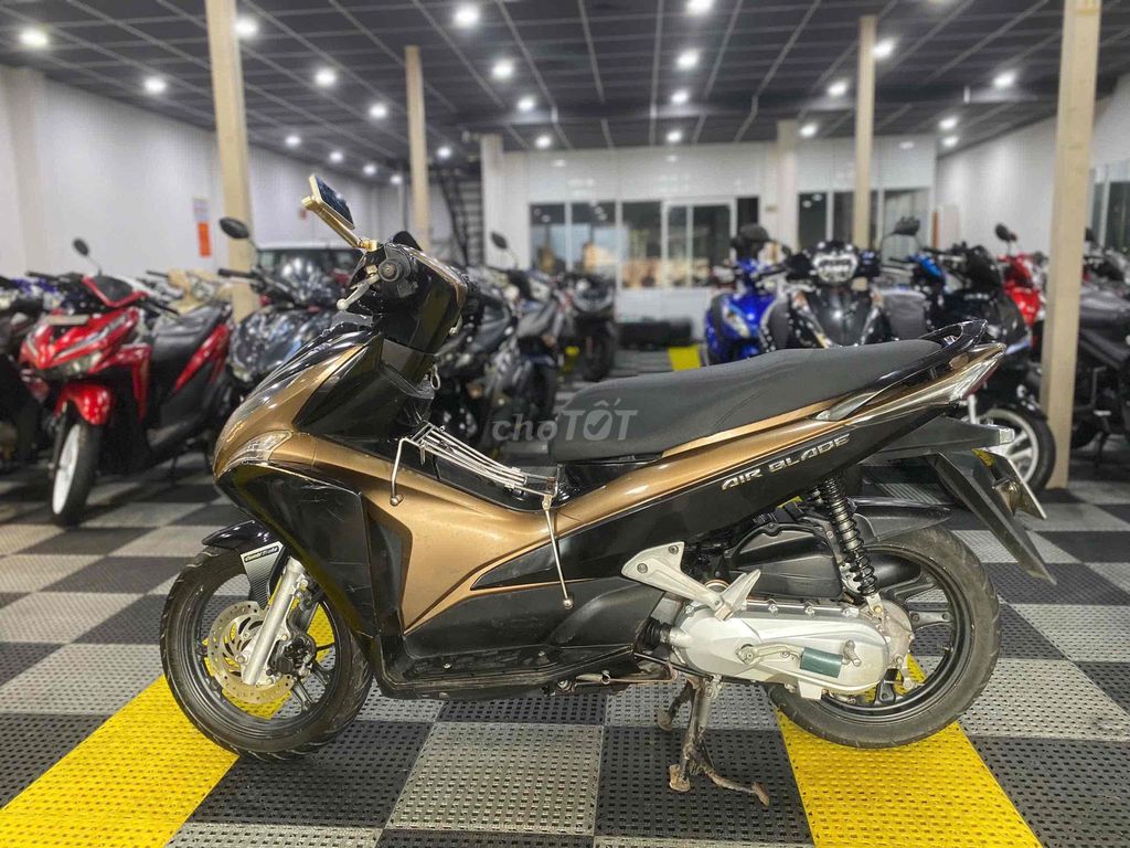 Ab đẹp, máy êm thì thẩm bao vọt. Mua bán Xe máy tại Quận 8 Tp Hồ Chí Minh được đăng bởi Quân  hình 4