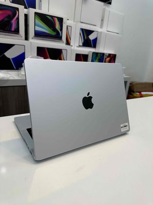 Macbook pro M1 silver (14 inch) Ram 16/1TB