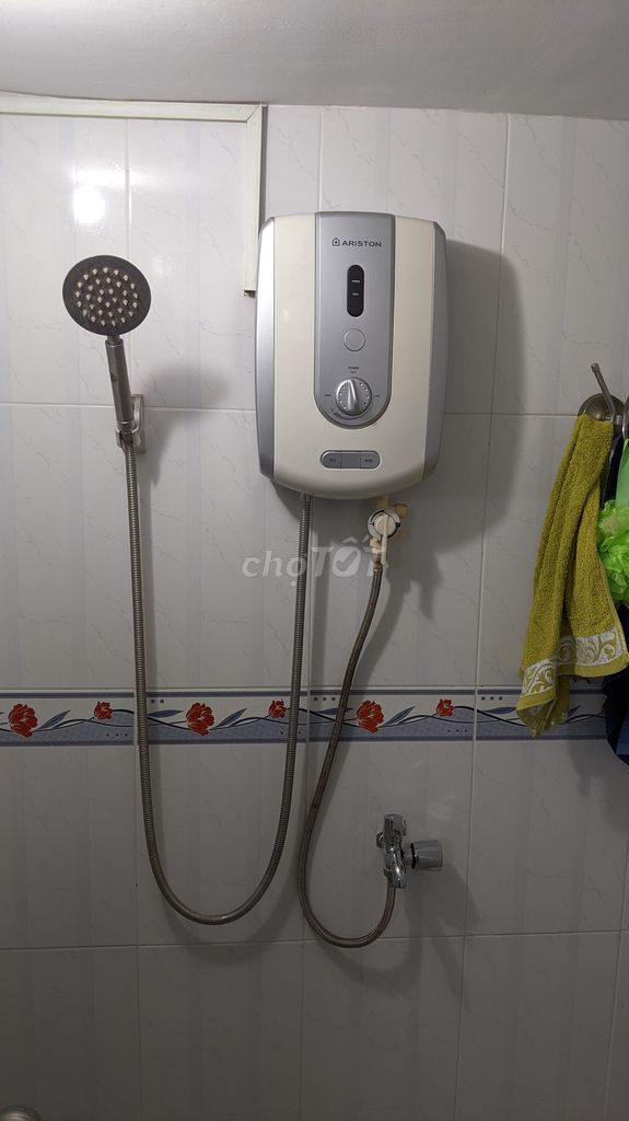 Máy nước nóng trực tiếp Ariston BE-4522E (Trắng)