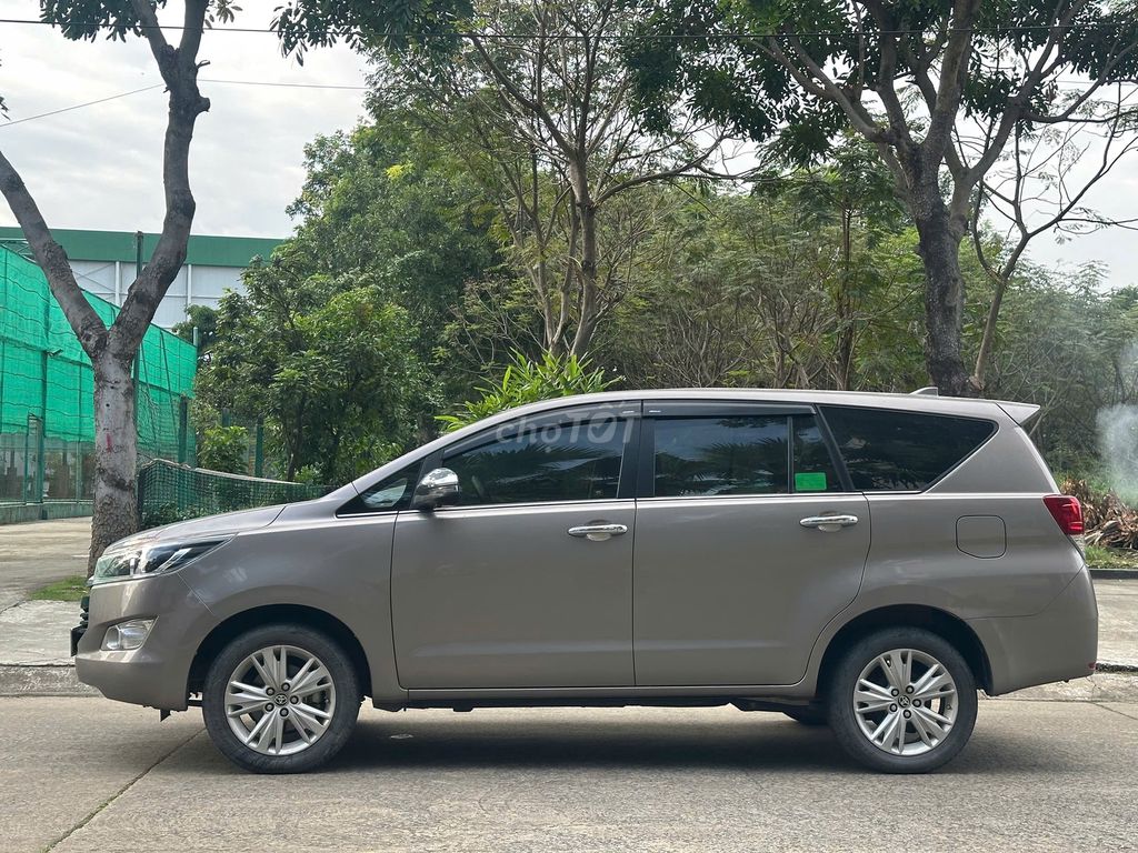 Toyota Innova 2019 2.0V - 57000 km. Mua bán Ô tô tại Thành phố Dĩ An Bình Dương được đăng bởi Siêu Thị Ô Tô Bình Dương  hình 4