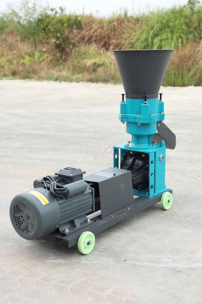 Máy ép cám viên Huspanda HSD180(4 quả lô). Mua bán Đồ chuyên dụng, Giống nuôi trồng tại Huyện Văn Giang Hưng Yên được đăng bởi nguyễn hùng hình 2