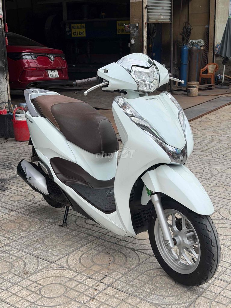 Honda LEAD 125, 2 клапана, лимитированная серия 2020 г., светодиоды