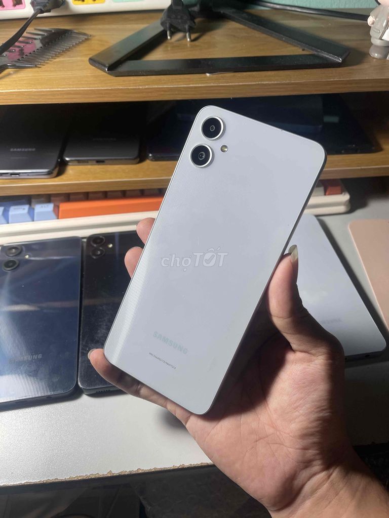 Samsung Galaxy A05 Nguyên zin số lượng. Mua bán Điện thoại tại Quận 4 Tp Hồ Chí Minh được đăng bởi Quốc Đạt 888 hình 1