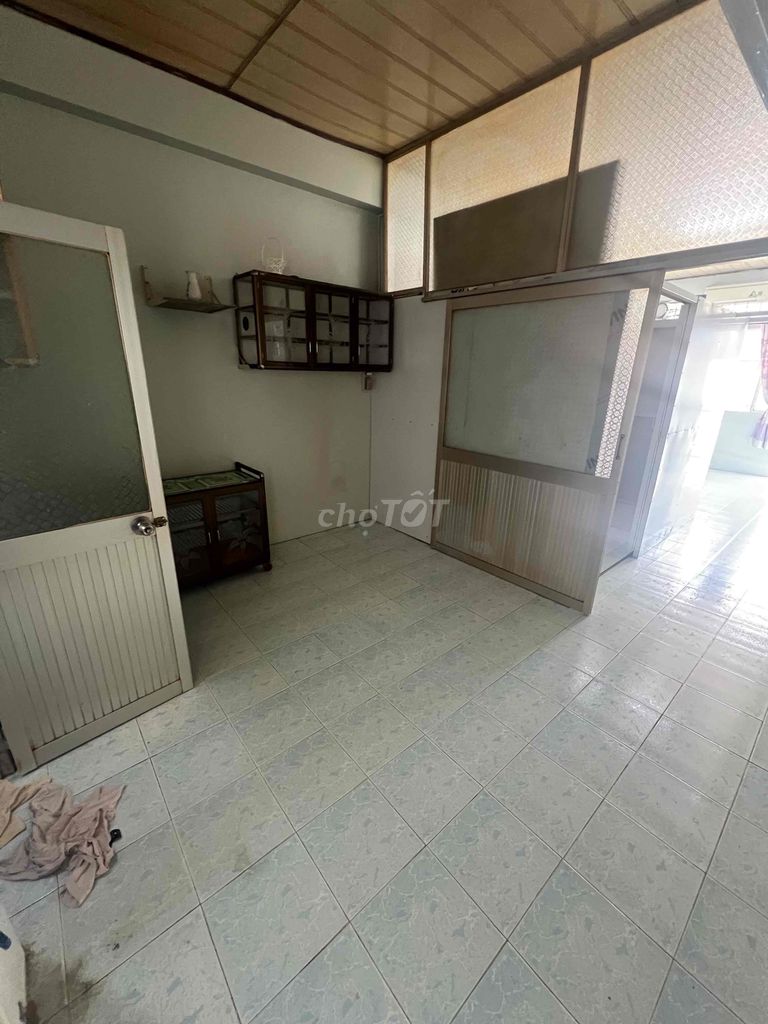 Căn hộ tầng 3 (thang bộ) Chung cư Xóm Đầm P10Q8. Mua bán căn hộ/chung cư tại Quận 8 Tp Hồ Chí Minh được đăng bởi Huy hình 2