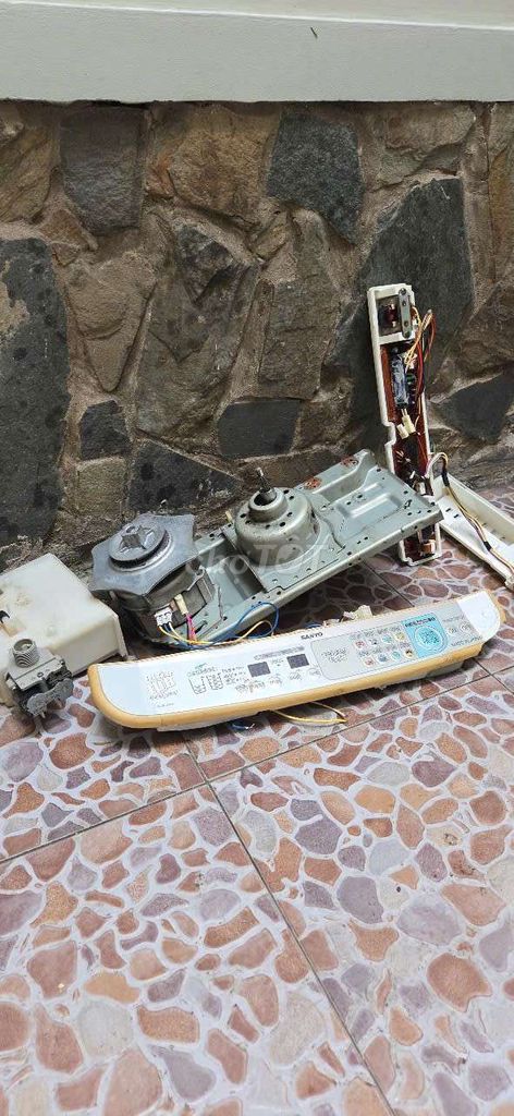 Phụ kiện máy giặt Sanyo 7kg Đã qua sử dụng. Mua bán Máy giặt tại Quận Tân Bình Tp Hồ Chí Minh được đăng bởi A long hình 1