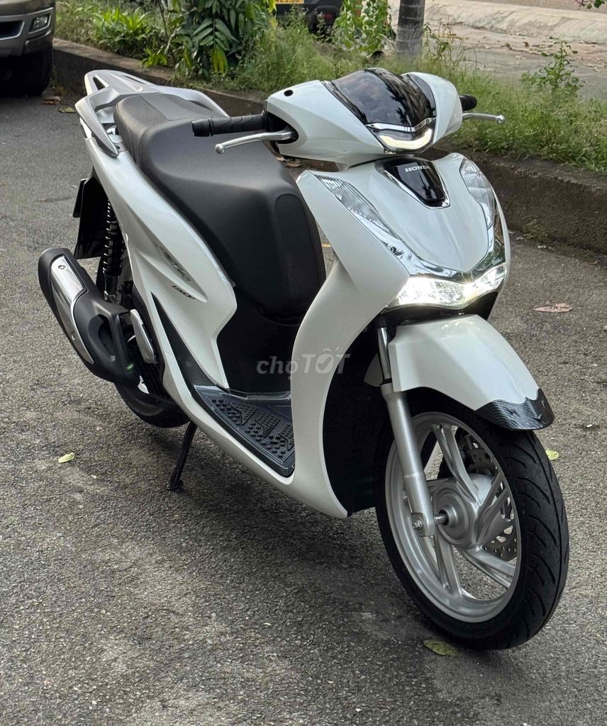Honda SH 125i Trắng 500km như xe new. Mua bán Xe máy tại Quận Gò Vấp Tp Hồ Chí Minh được đăng bởi CHXM 86 chuyên bán xe trả góp hình 3