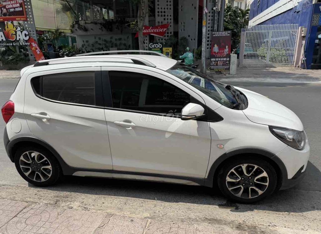 VinFast Fadil Premium 2019 белый 42000 км