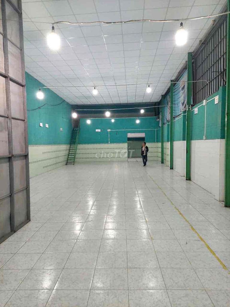 300m2 KHO,XƯỞNG SX HẺM XE TẢI ĐƯỜNG LÊ TRỌNG TẤN