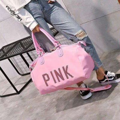 Túi pink chỉ còn màu hồng xả kho