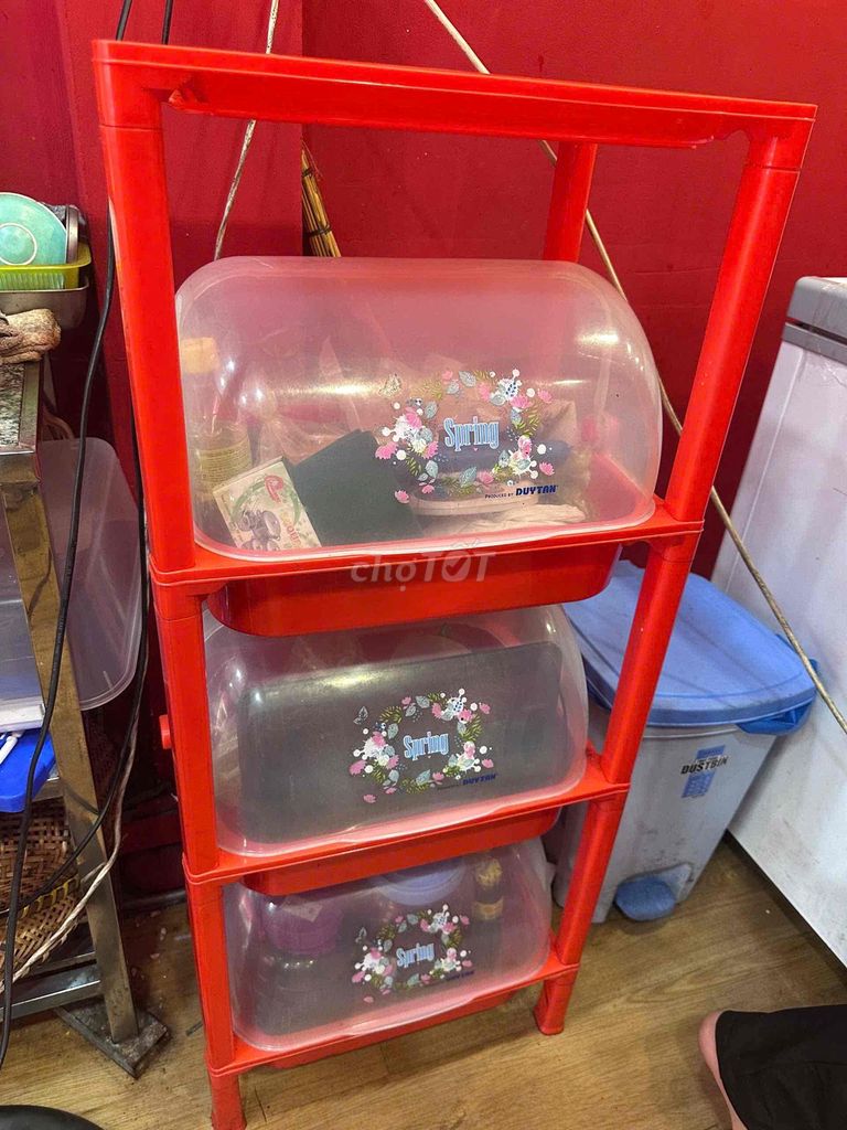 Kệ đựng đồ Duy Tân Nhựa Đỏ Còn mới. Mua bán Tủ, kệ gia đình tại Quận 5 Tp Hồ Chí Minh được đăng bởi Vân hình 1