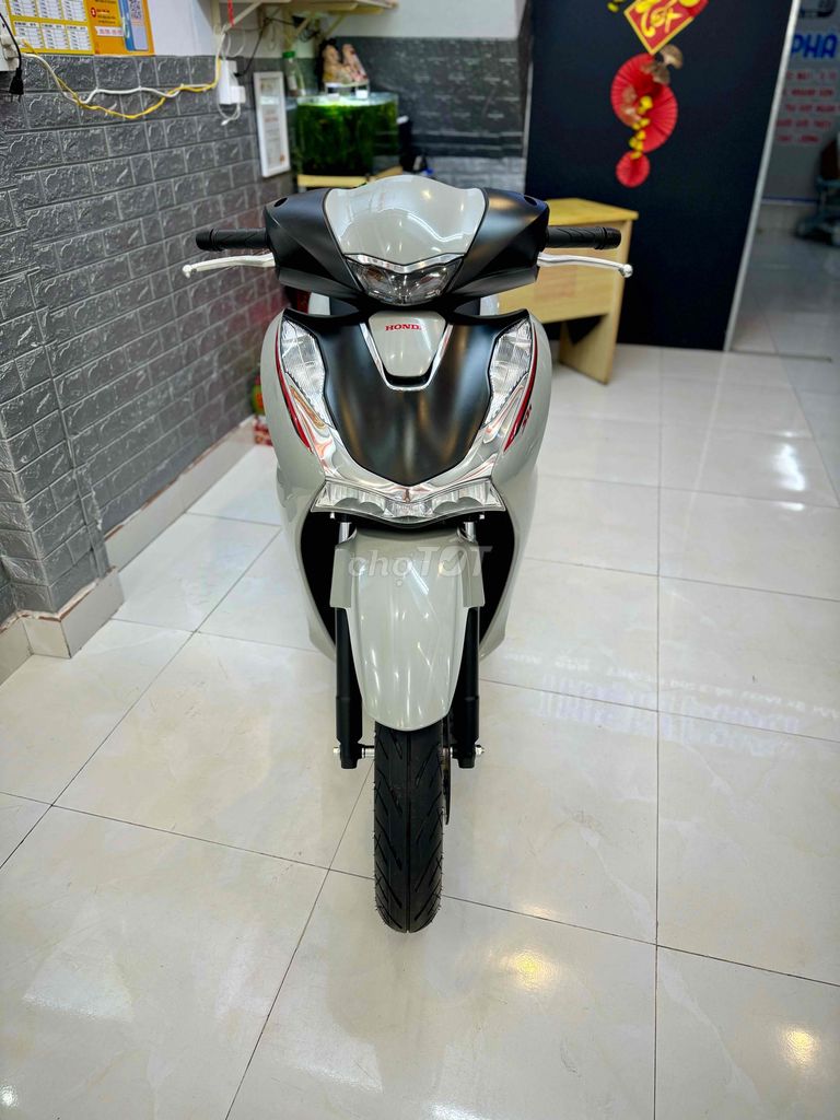 Honda SH160 date 2024 Xám Xi Măng Bs Sài Gòn