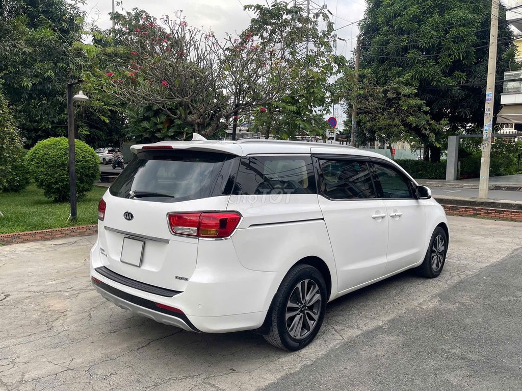 Kia Sedona 2017 bản full Trắng. Mua bán Ô tô tại Thành phố Biên Hòa Đồng Nai được đăng bởi Nguyễn Thưởngka hình 4
