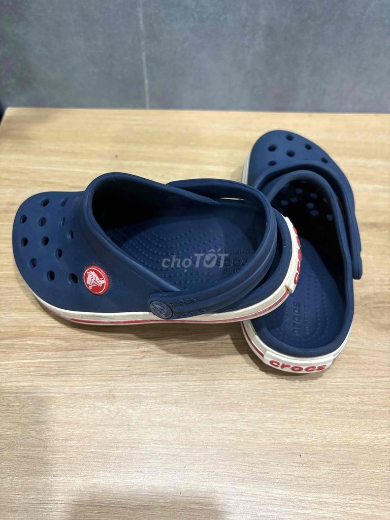 Dép Crocs Xanh navy Bền êm chân. Mua bán Giày dép tại Quận Bình Tân Tp Hồ Chí Minh được đăng bởi Miko hình 1