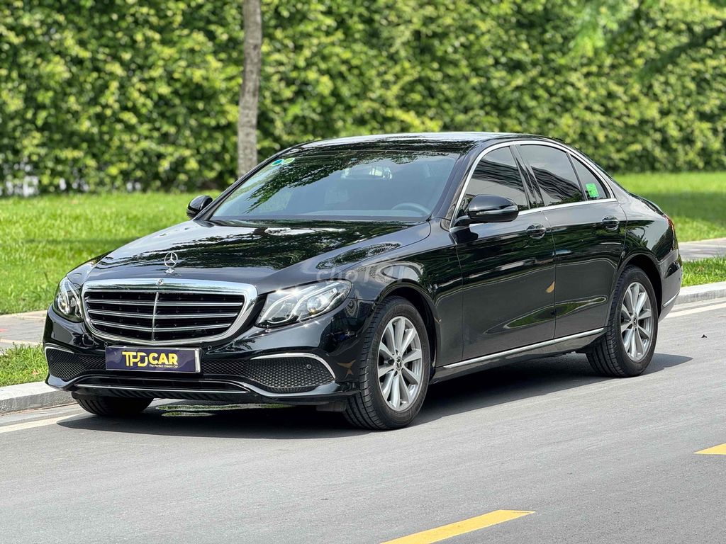 Mercedes E200 2019 Đen Nâu - 23.500km - 1 Chủ. Mua bán Ô tô tại Quận Bình Tân Tp Hồ Chí Minh được đăng bởi Huỳnh Thiên Bảo hình 4