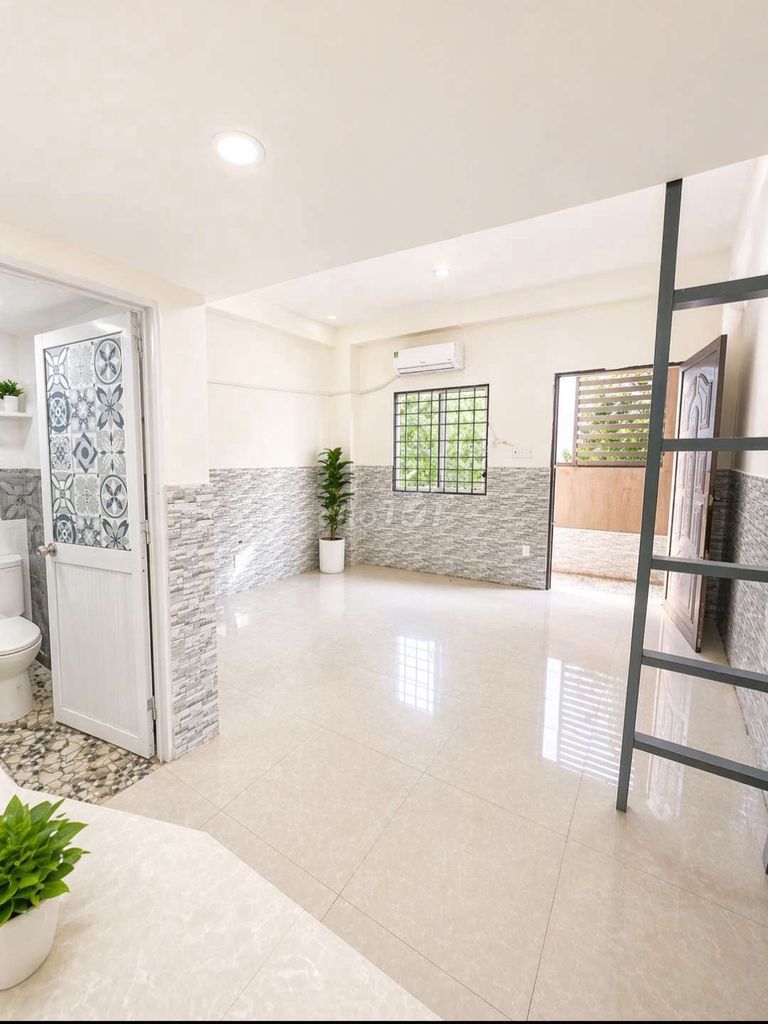 PHÒNG RỘNG 3Tr2 32m² Siêu rẻ đi bộ Công Viên Phần Mềm FPT