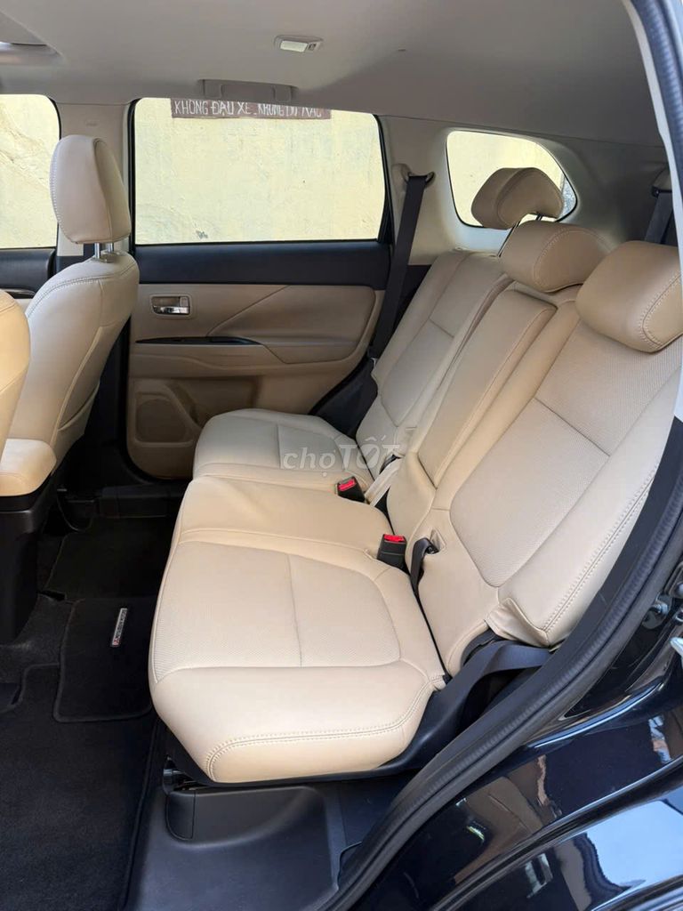 Mitsubishi Outlander 2018 2.0 CVT Premium 72000km. Mua bán Ô tô tại Quận Bình Thạnh Tp Hồ Chí Minh được đăng bởi Nguyen van dat hình 5