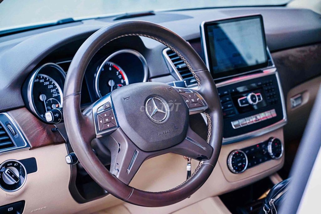 Mer ML 400 2014 một chủ. Mua bán Ô tô tại Quận Hoàng Mai Hà Nội được đăng bởi Phạm quang đồng hình 11