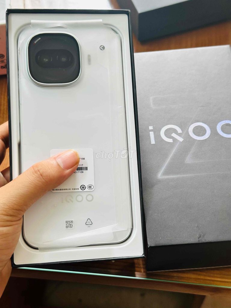 Iqoo Z11 Turbo NEW mới bóc seal. Mua bán Điện thoại tại Quận Hà Đông Hà Nội được đăng bởi DPhone hình 1