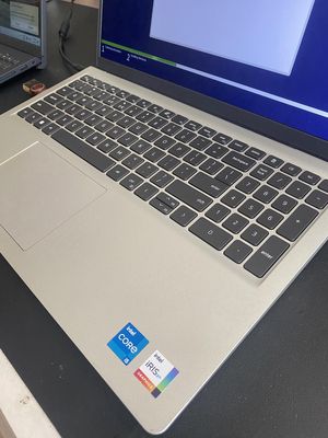 Dell Inspiron 15 3520 _ i5 1235u _  16g _ ssd  512