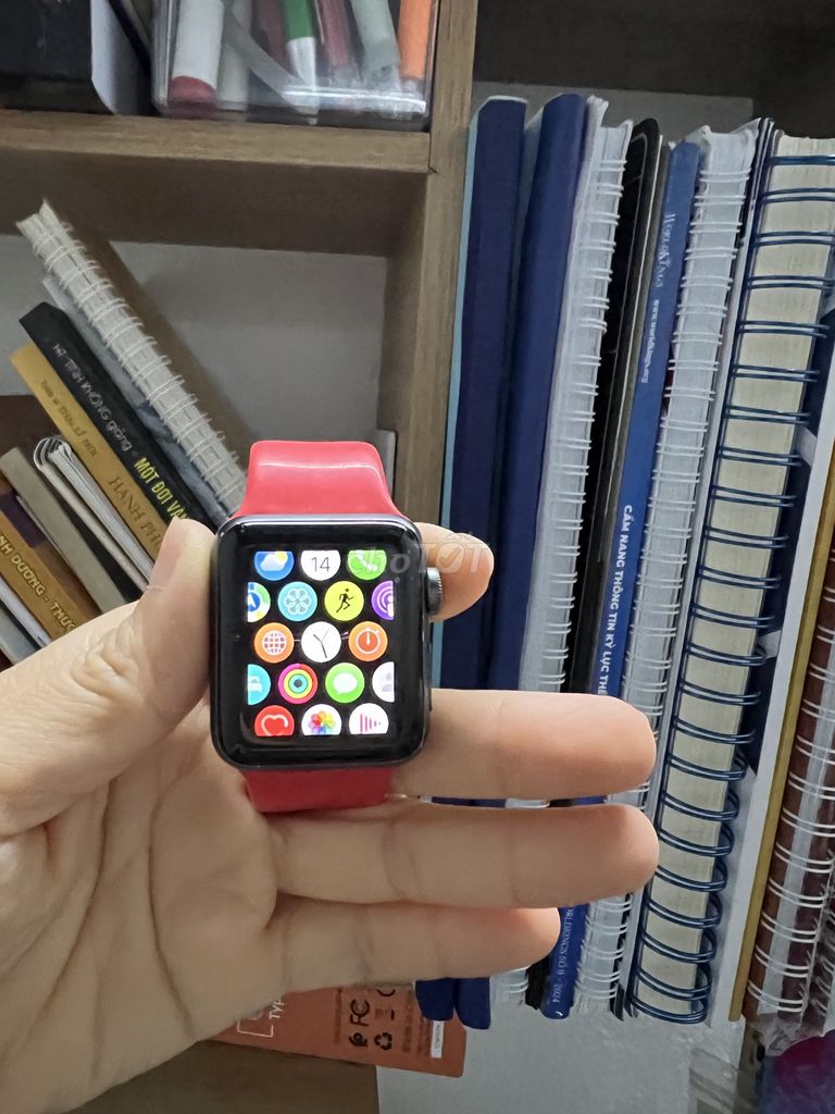 Apple Watch Đen Đỏ. Mua bán Thiết bị đeo thông minh tại Quận Cẩm Lệ Đà Nẵng được đăng bởi Thuỷ Lương hình 1
