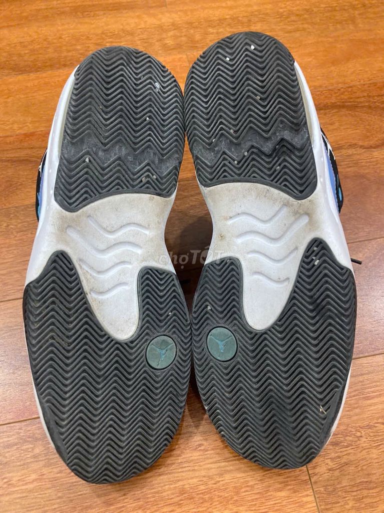 bán giầy adidas, nkie chính hãng size 42.5