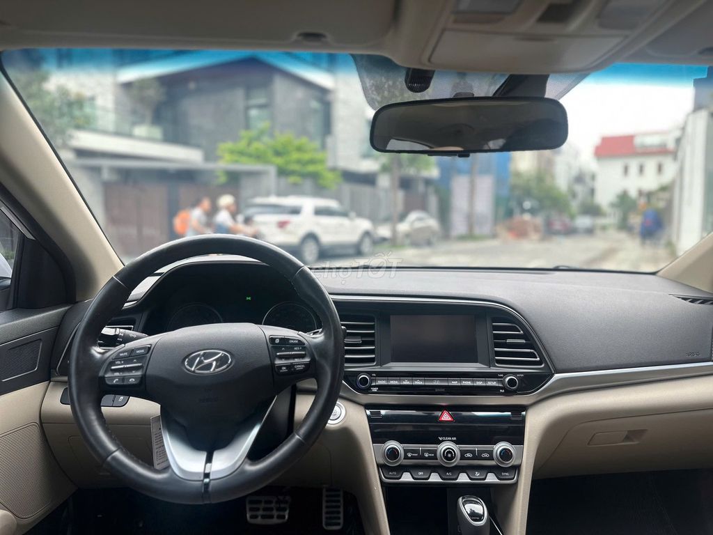 Hyundai Elantra 2021 màu trắng 2.0AT. Mua bán Ô tô tại Quận Gò Vấp Tp Hồ Chí Minh được đăng bởi Thu Hà hình 8