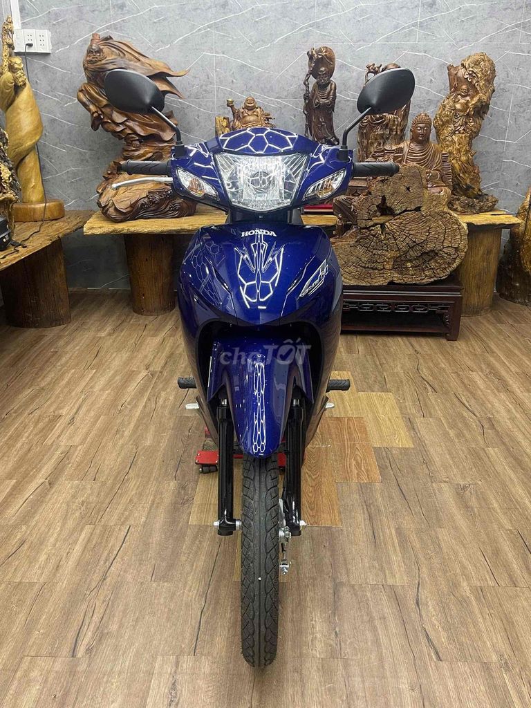 Номерной знак Honda Wave A 2026 SG с запахом владельца 357 км