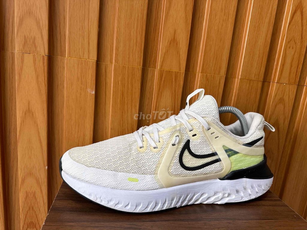 Giày Nike VIP size 42.5 chính hãng mới keng 95%