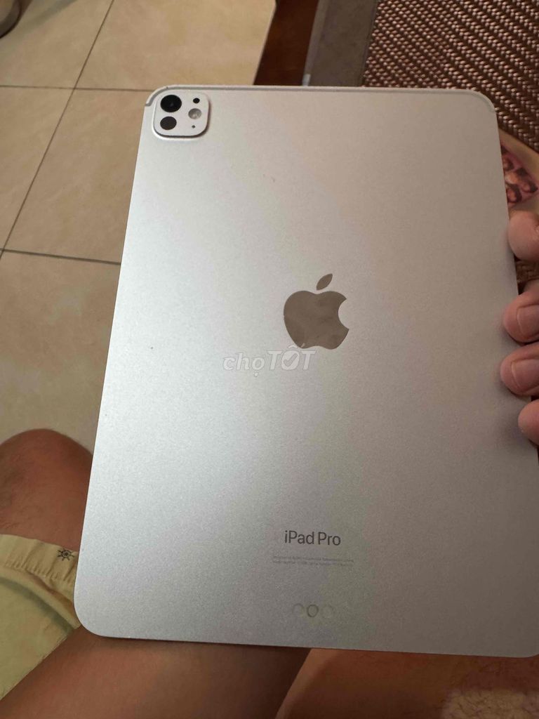 Apple iPad Pro 11 inch M4 11 inch 256GB. Mua bán Máy tính bảng tại Huyện Vĩnh Tường Vĩnh Phúc được đăng bởi Ben hình 1